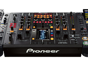 Предлагаем в аренду диджейский комплект Nexus Pioneer DJM-2000nxs и 2 CDJ-2000nxs