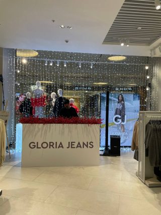 Открытие магазина Gloria Jeans в ТЦ Метрополис